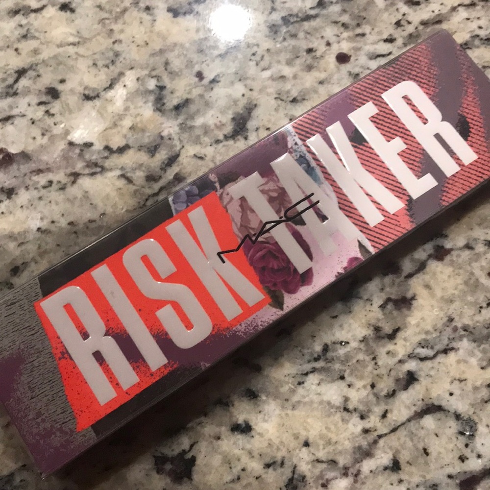 MAC Girls Palette # Risk Taker